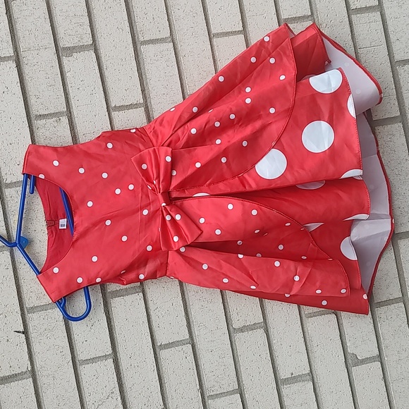 Red/White Dress - Picture 2 of 11